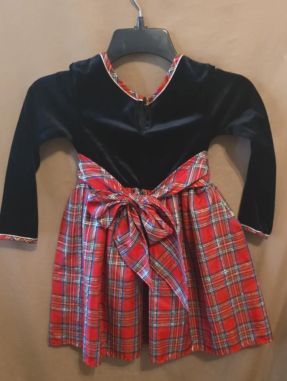 Girls' Adorable Holiday Dress 5